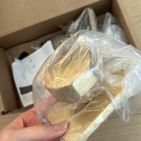 Emtek Assa Abloy - Modern Privacy - Rectangular Octagon Knob US4 - Satin Brass - Picture 4 of 9